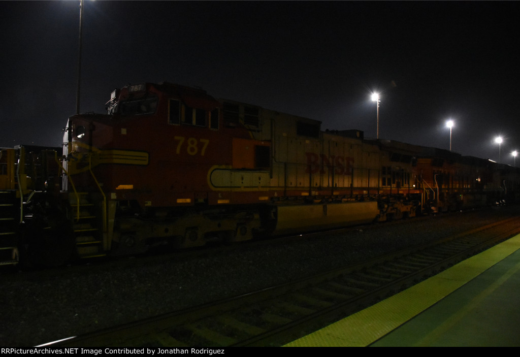 BNSF 787